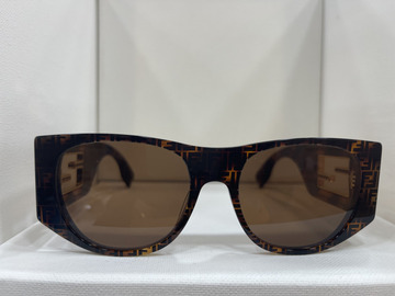 Lunette de soleil FE40109I