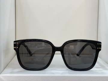 Lunette de soleil DiorSignature S7F