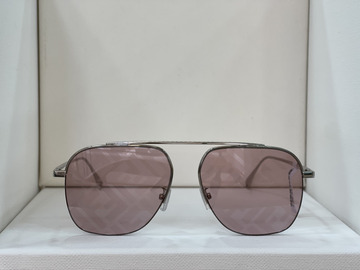 Lunette de soleil FE40005U