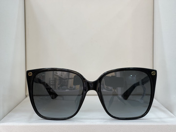 Lunette de soleil GG0022S