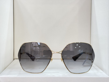 Lunette de soleil GG0818SA