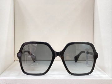 Lunette de soleil GG1072S