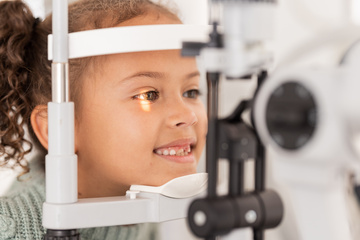 Examen de la vue chez un opticien - Quelles sont les conditions à remplir ? | Nîmes